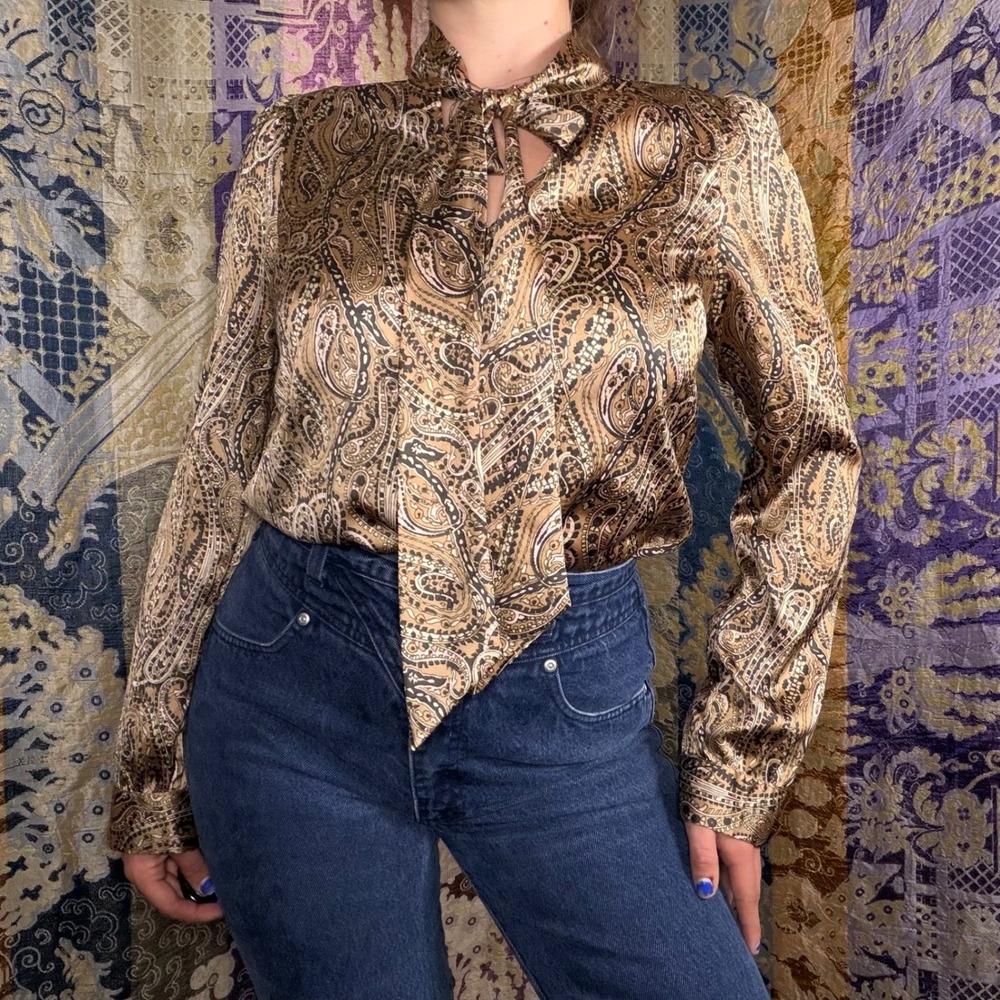 Walter Baker Boho Chic Desert Paisley Satin Neck Tie Button Front Blouse Size S